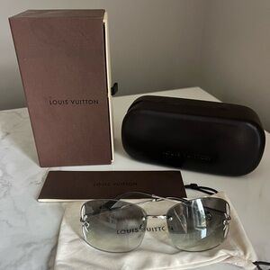 Louis Vuitton Z0308u Lily Teardrop Blue Gradation Women's Sunglasses